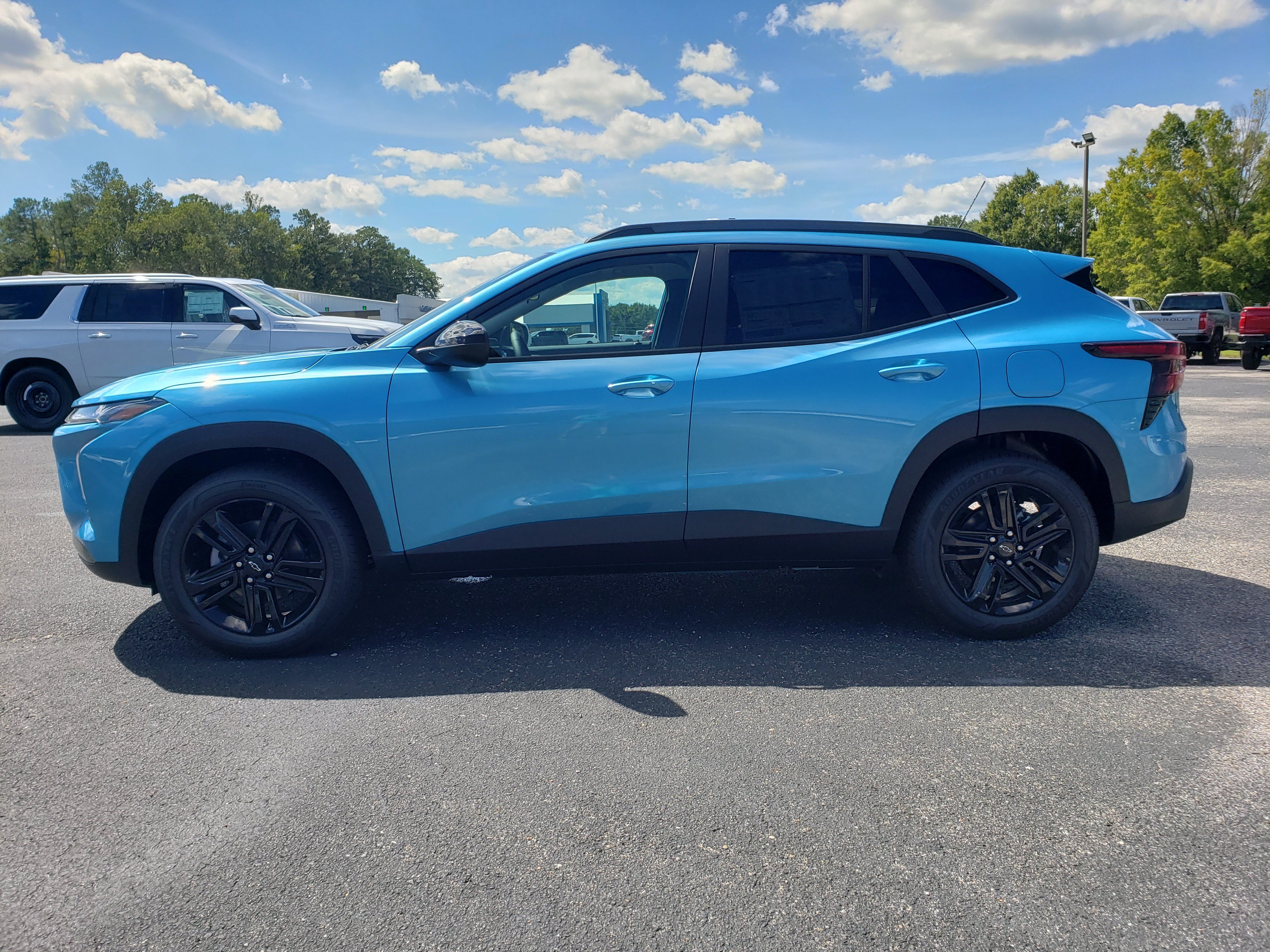New 2026 Chevrolet Trax ACTIV w/ Sunroof Package FWD image 6