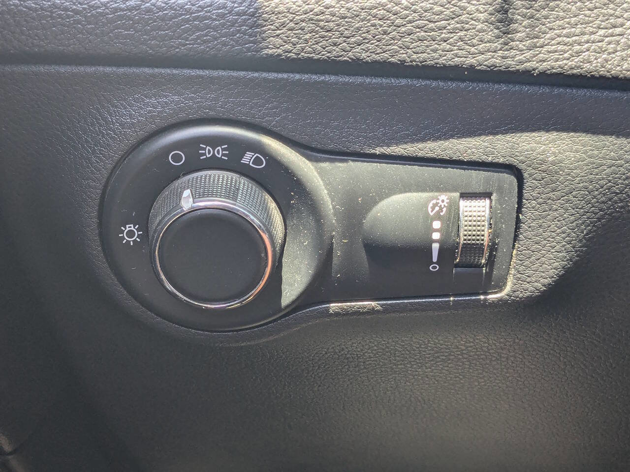 Used 2018 Jeep Compass Sport image 35