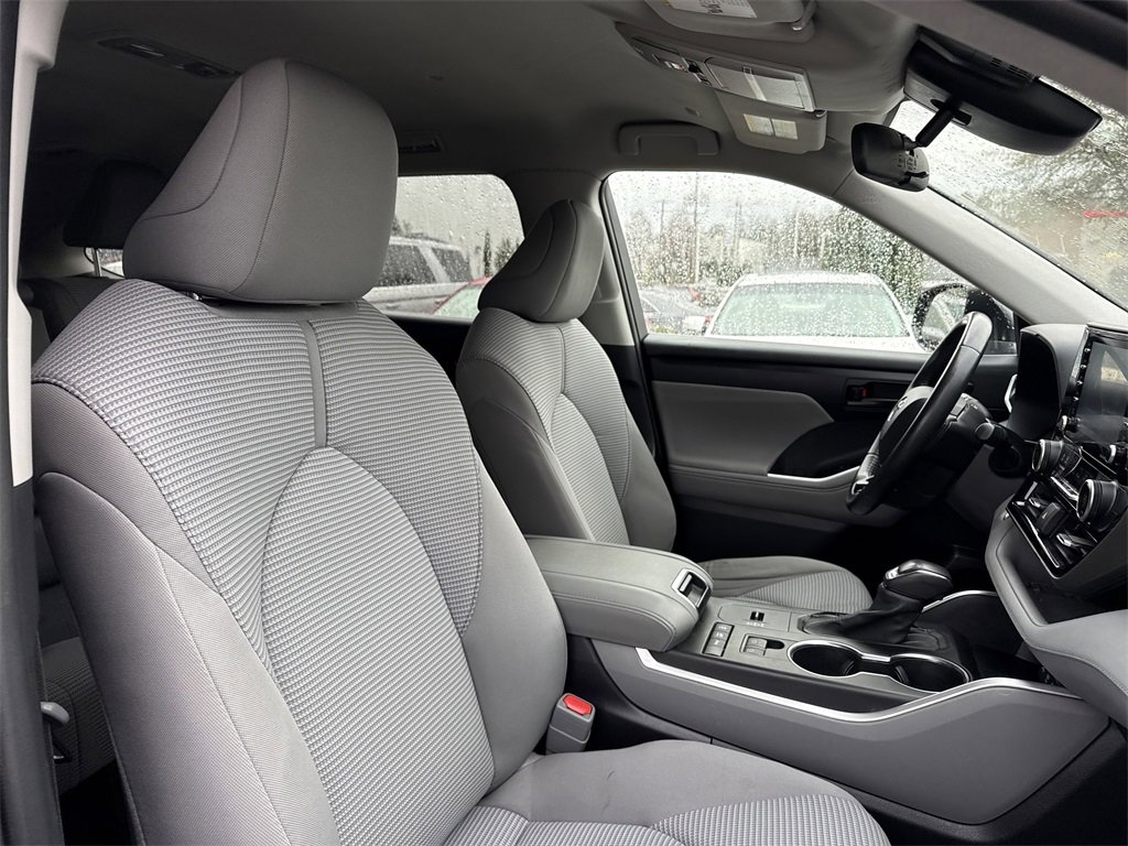 Used 2021 Toyota Highlander LE image 20