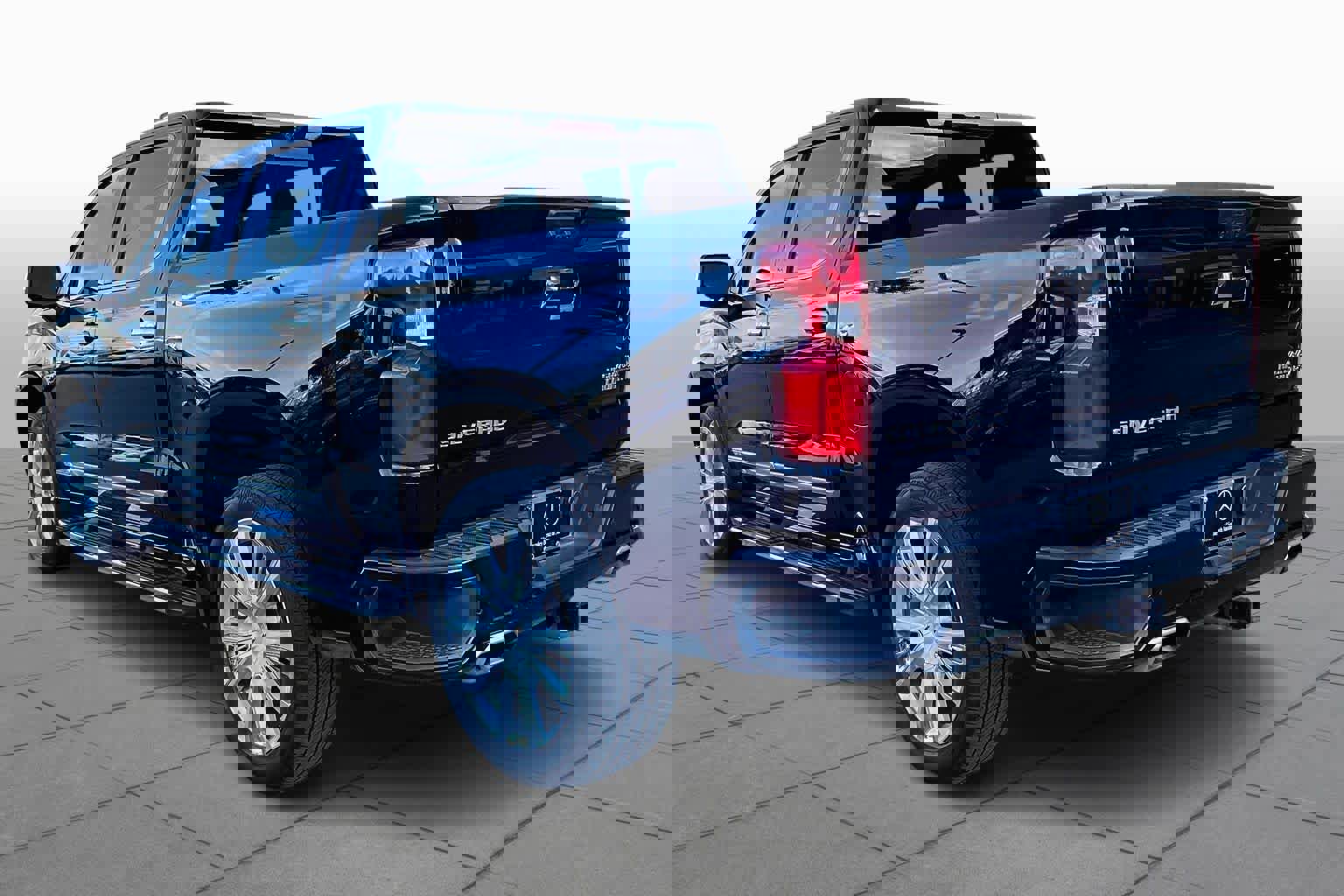 Used 2024 Chevrolet Silverado 1500 High Country w/ High Country Premium Package image 12