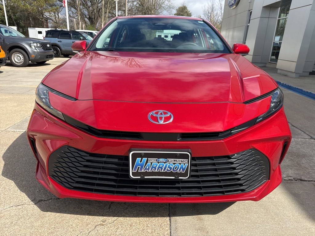 Used 2025 Toyota Camry LE FWD image 31