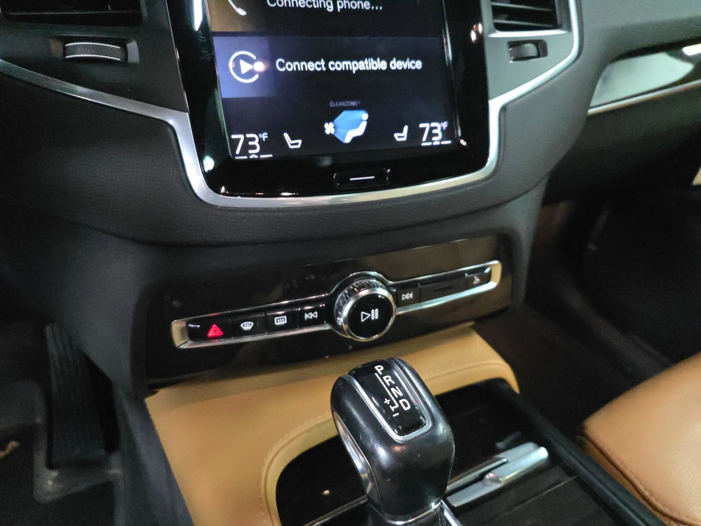 Used 2019 Volvo XC90 T6 Momentum w/ Advanced Package image 25