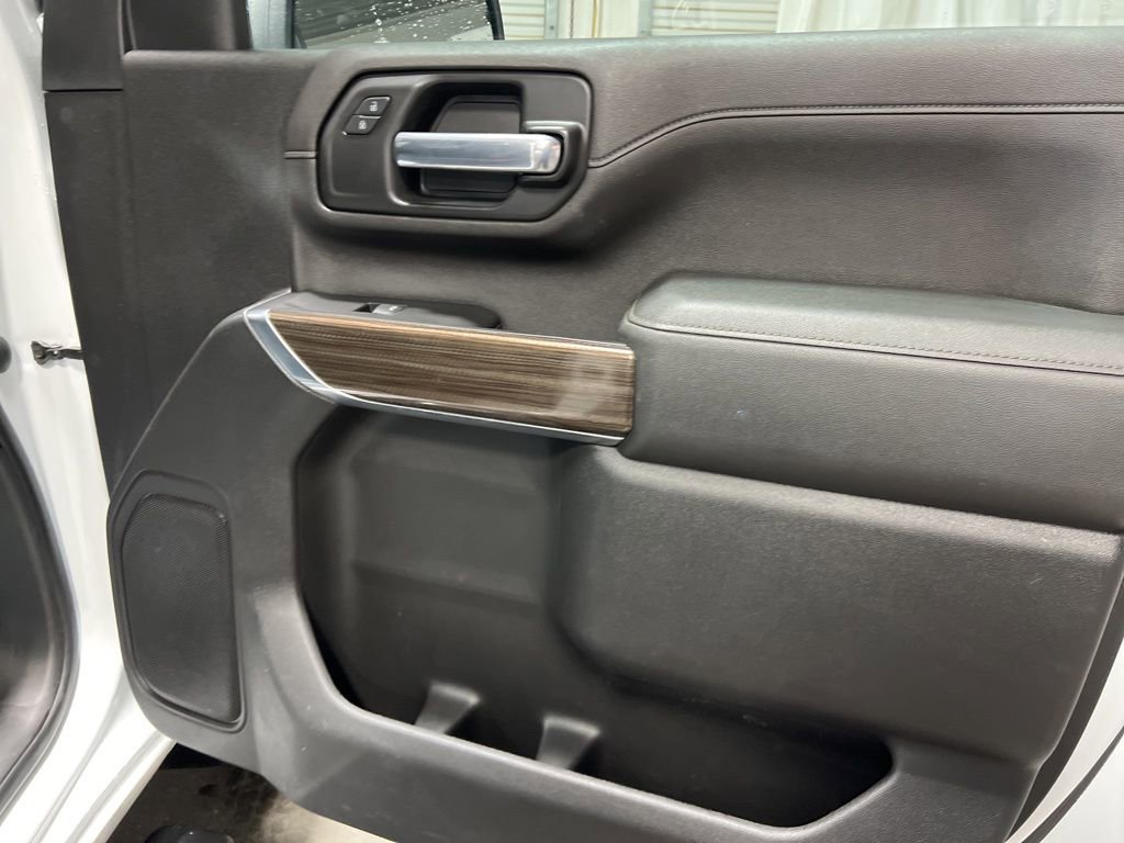 Used 2022 Chevrolet Silverado 2500 LT AWD/4WD image 11