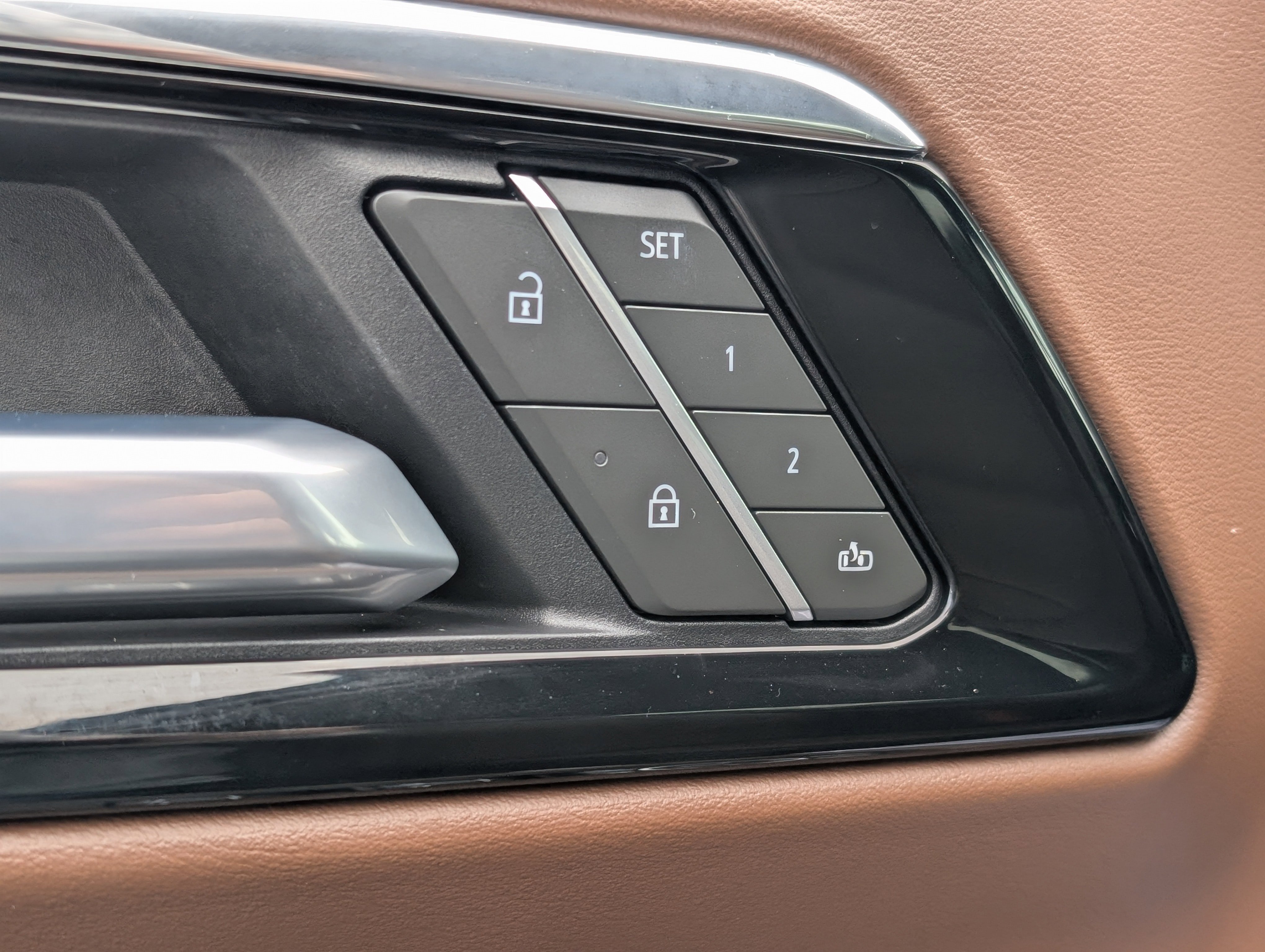 Used 2025 Chevrolet Tahoe High Country image 31