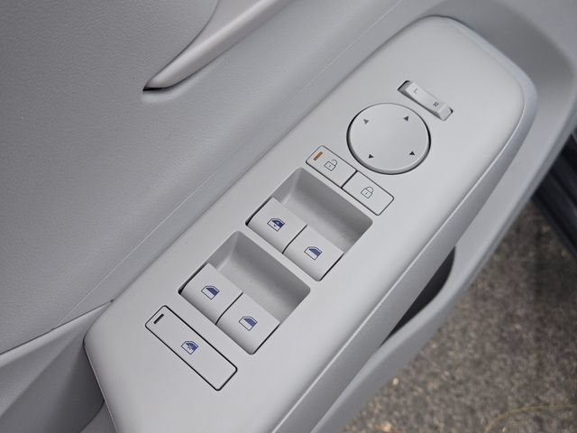 Used 2024 Hyundai Kona SEL FWD image 25
