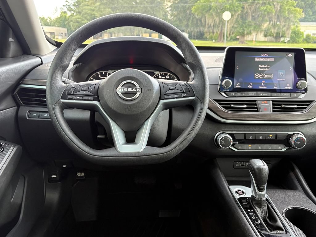 Used 2025 Nissan Altima 2.5 SV FWD image 6