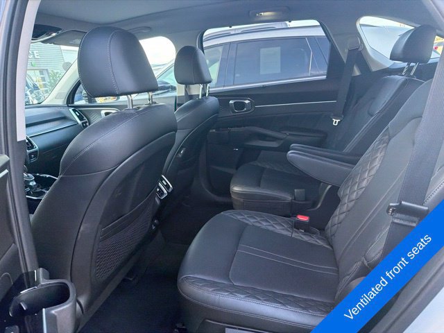 Used 2023 Kia Sorento SX AWD/4WD image 13