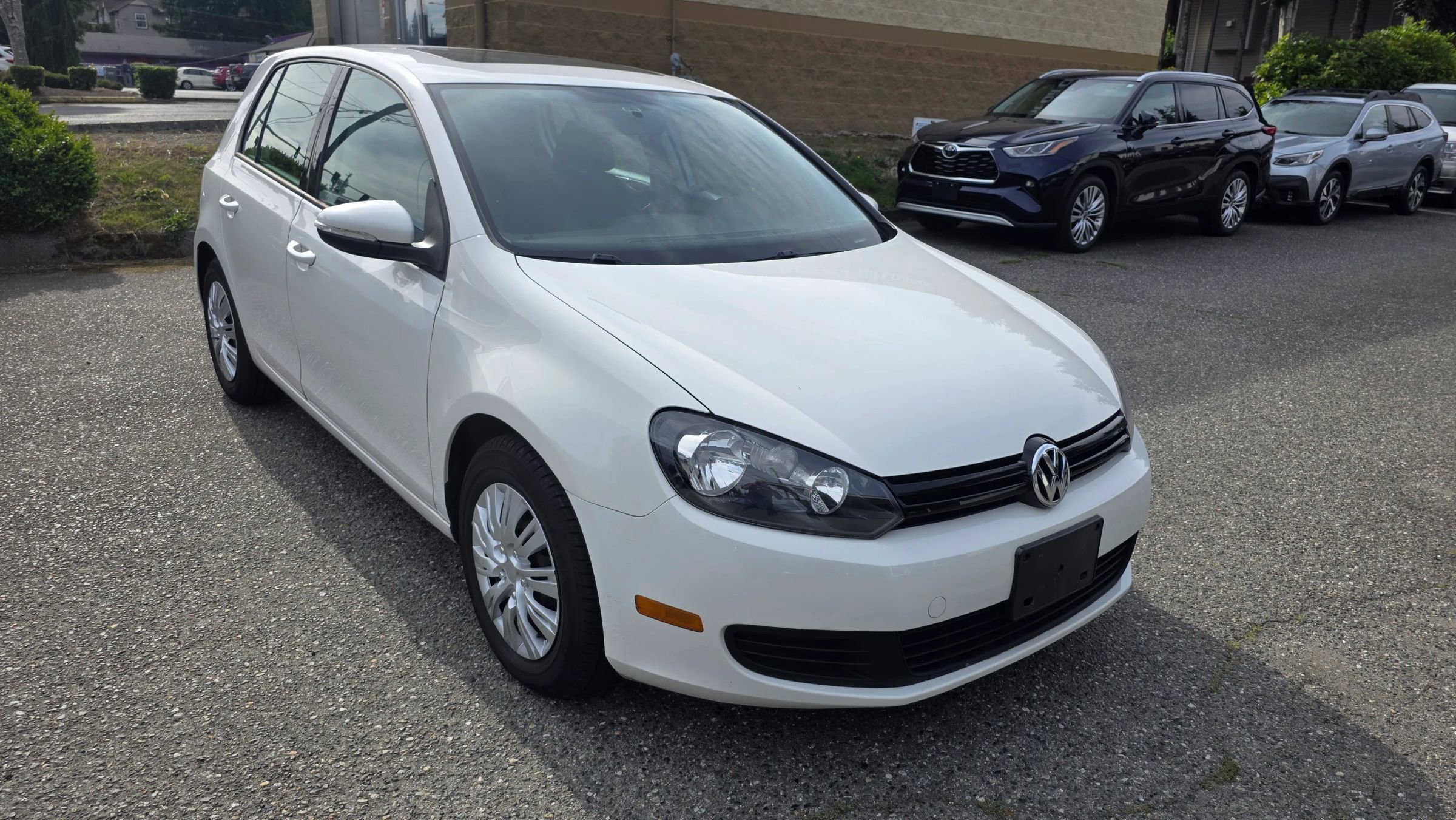 Used 2012 Volkswagen Golf 4-Door image 3