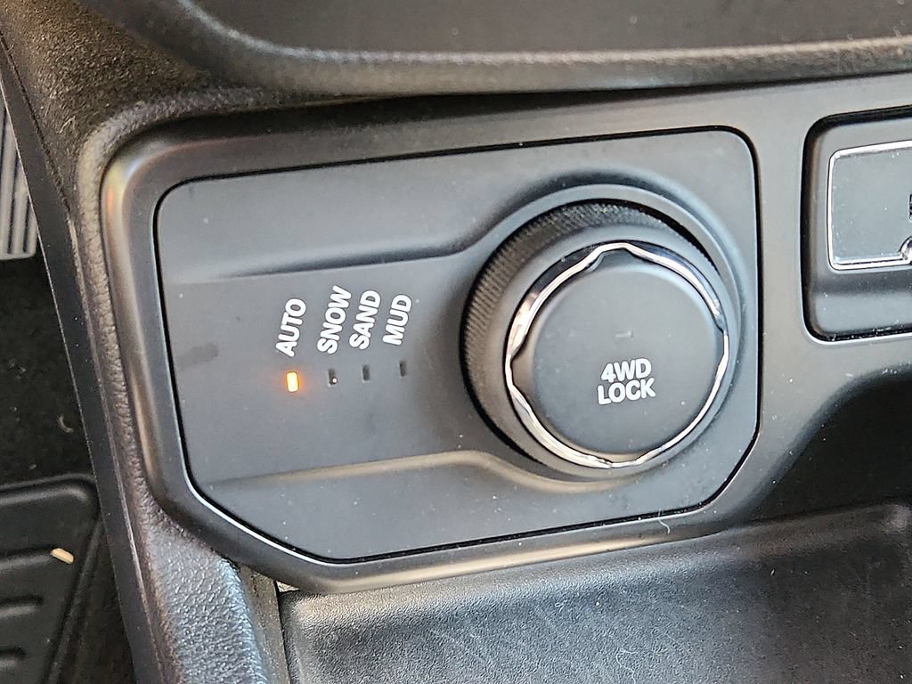 Used 2019 Jeep Renegade Sport w/ Sport Appearance Group AWD/4WD image 22