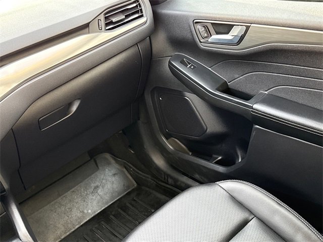 Certified 2022 Ford Escape Titanium image 17