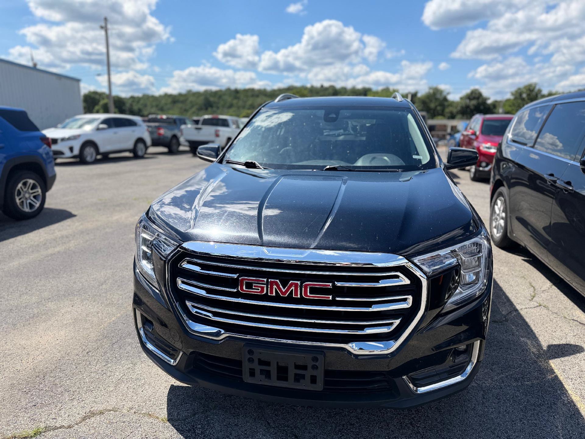 Used 2024 GMC Terrain SLT AWD/4WD image 7