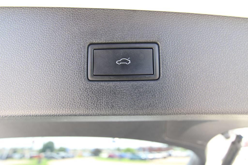 Used 2024 Volkswagen Tiguan Wolfsburg Edition AWD/4WD image 33