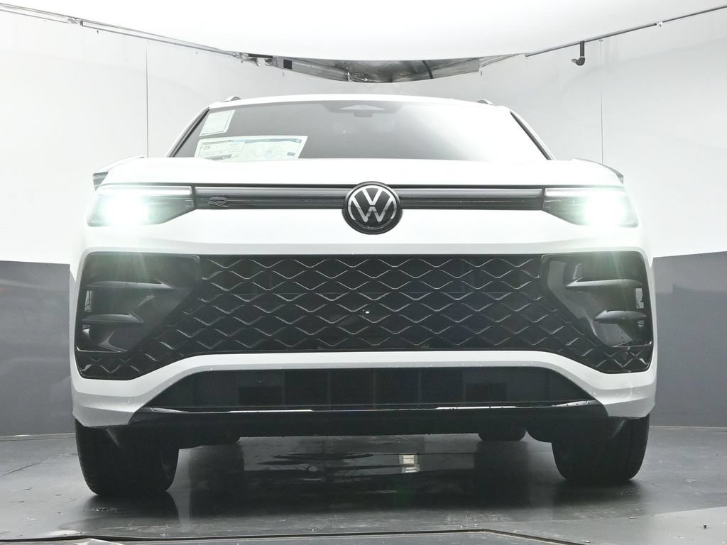 New 2026 Volkswagen Tiguan SE R-Line FWD image 35