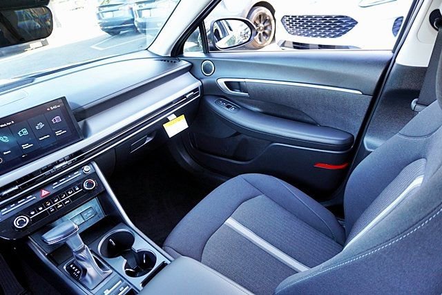 Certified 2025 Hyundai Sonata SE image 20