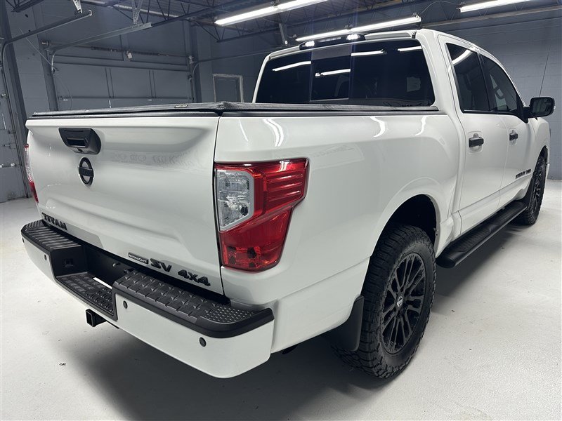 Used 2018 Nissan Titan SV w/ SV Convenience Package AWD/4WD image 7