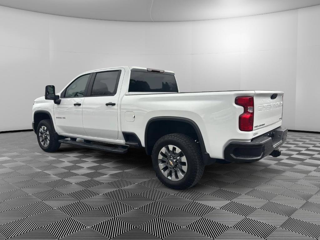 Used 2024 Chevrolet Silverado 2500 Custom w/ Custom Value Package image 3