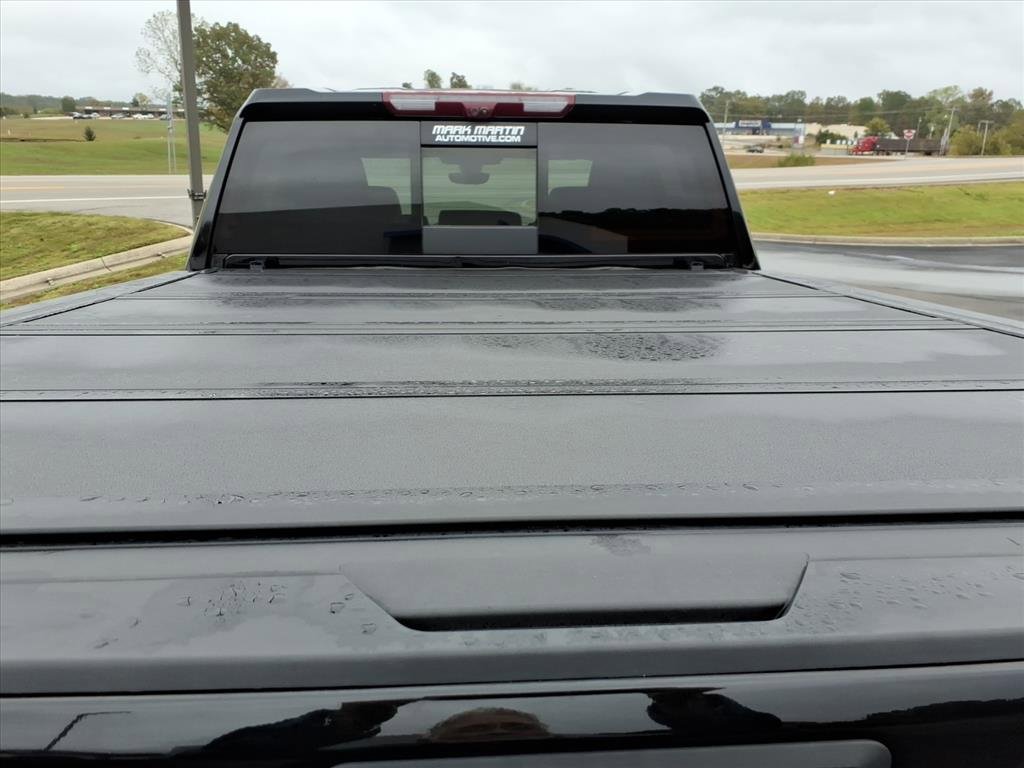 Used 2023 GMC Sierra 2500 Denali w/ Denali Black Diamond Edition image 5