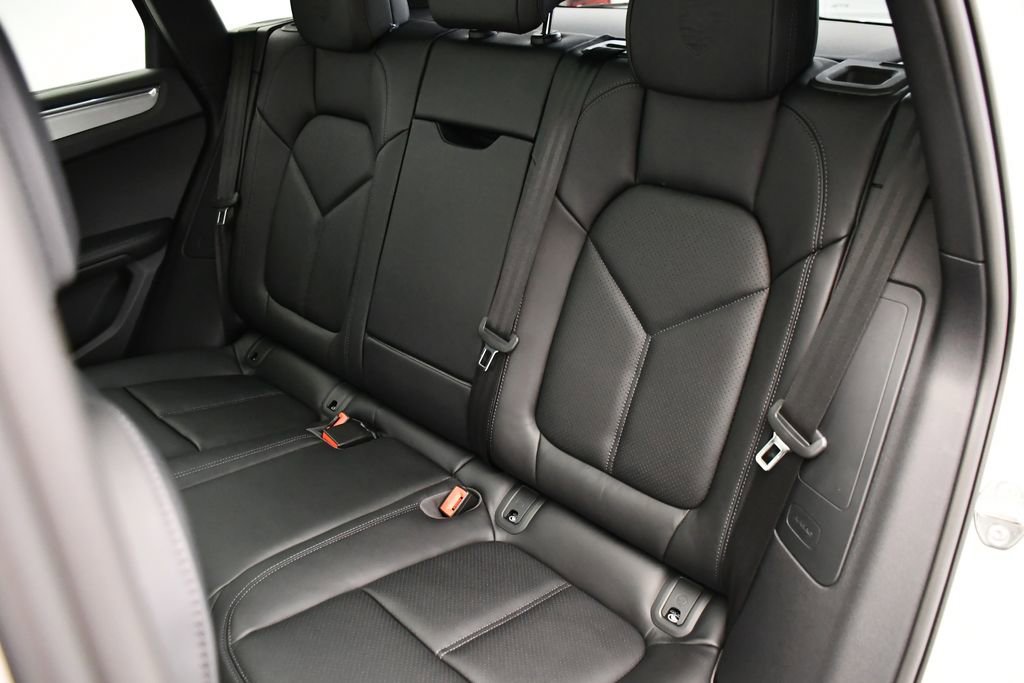 Used 2026 Porsche Macan AWD/4WD image 47