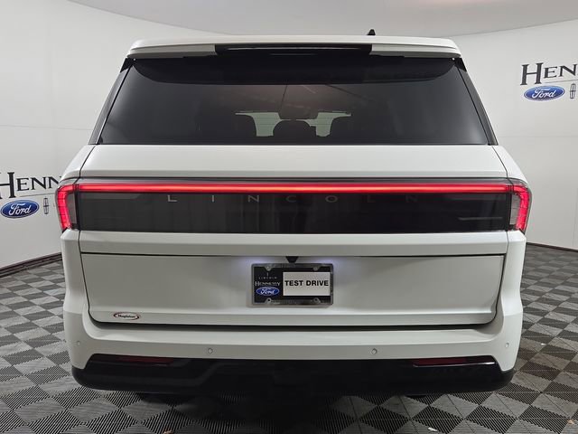 New 2025 Lincoln Navigator Reserve image 5