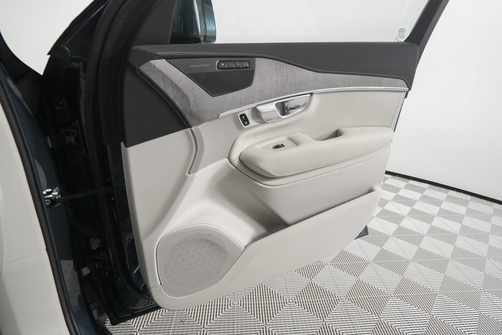 Used 2024 Volvo XC90 B6 Ultimate w/ Protection Package Premier AWD/4WD image 22
