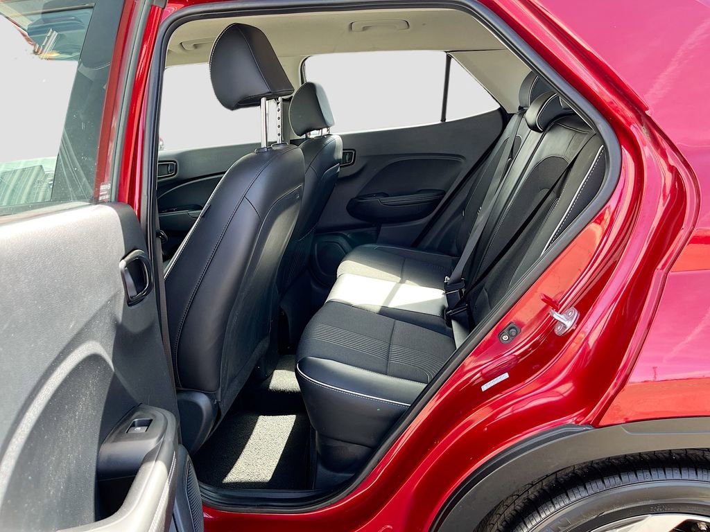 Used 2023 Hyundai Venue Limited w/ Cargo Package image 25