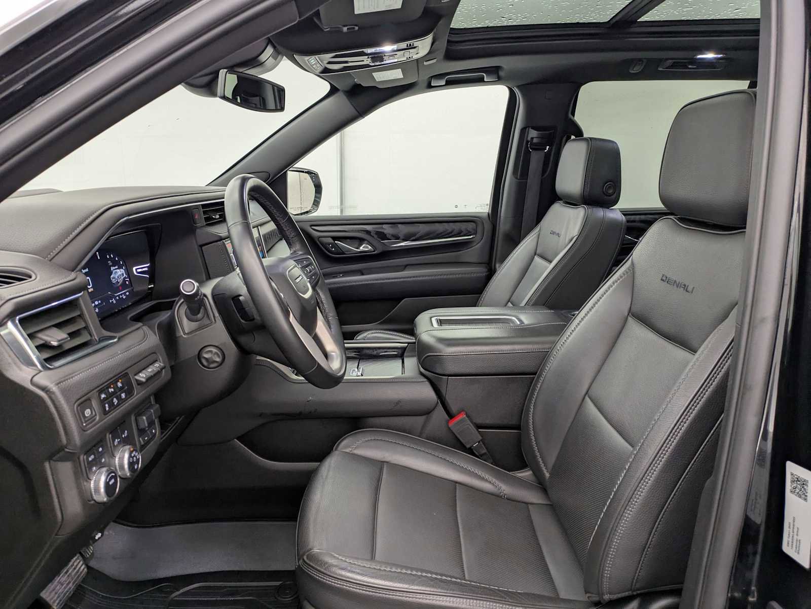 Used 2023 GMC Yukon Denali w/ Max Trailering Package image 18