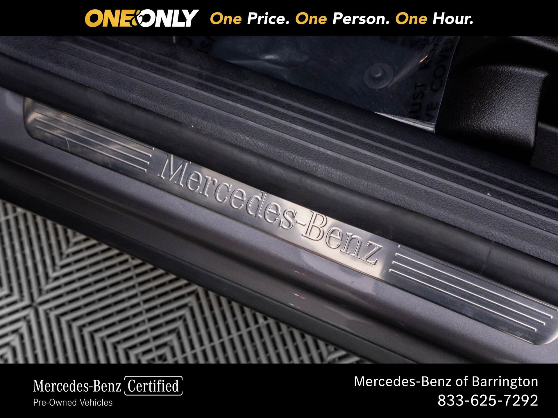 Used 2023 Mercedes-Benz GLB 250 4MATIC w/ Premium Package image 16