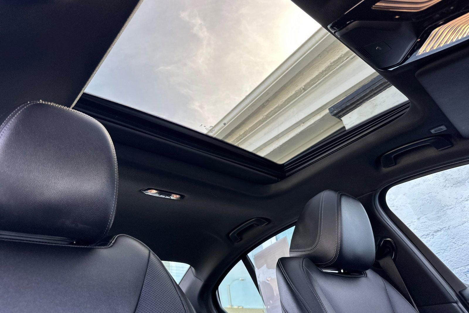 Used 2023 BMW 330i xDrive Sedan w/ Driving Assistance Package image 17