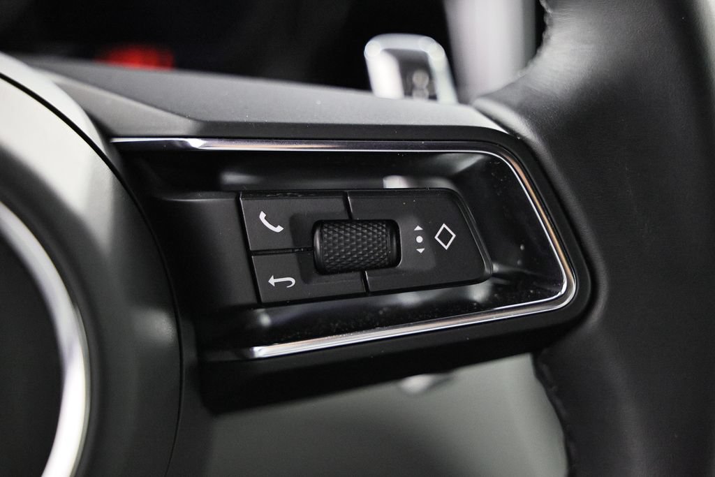 Certified 2026 Porsche Macan AWD/4WD image 37