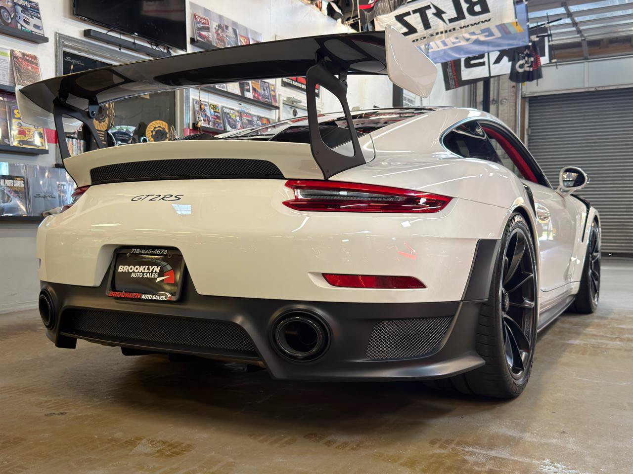 Used 2018 Porsche 911 GT2 RS RWD image 6