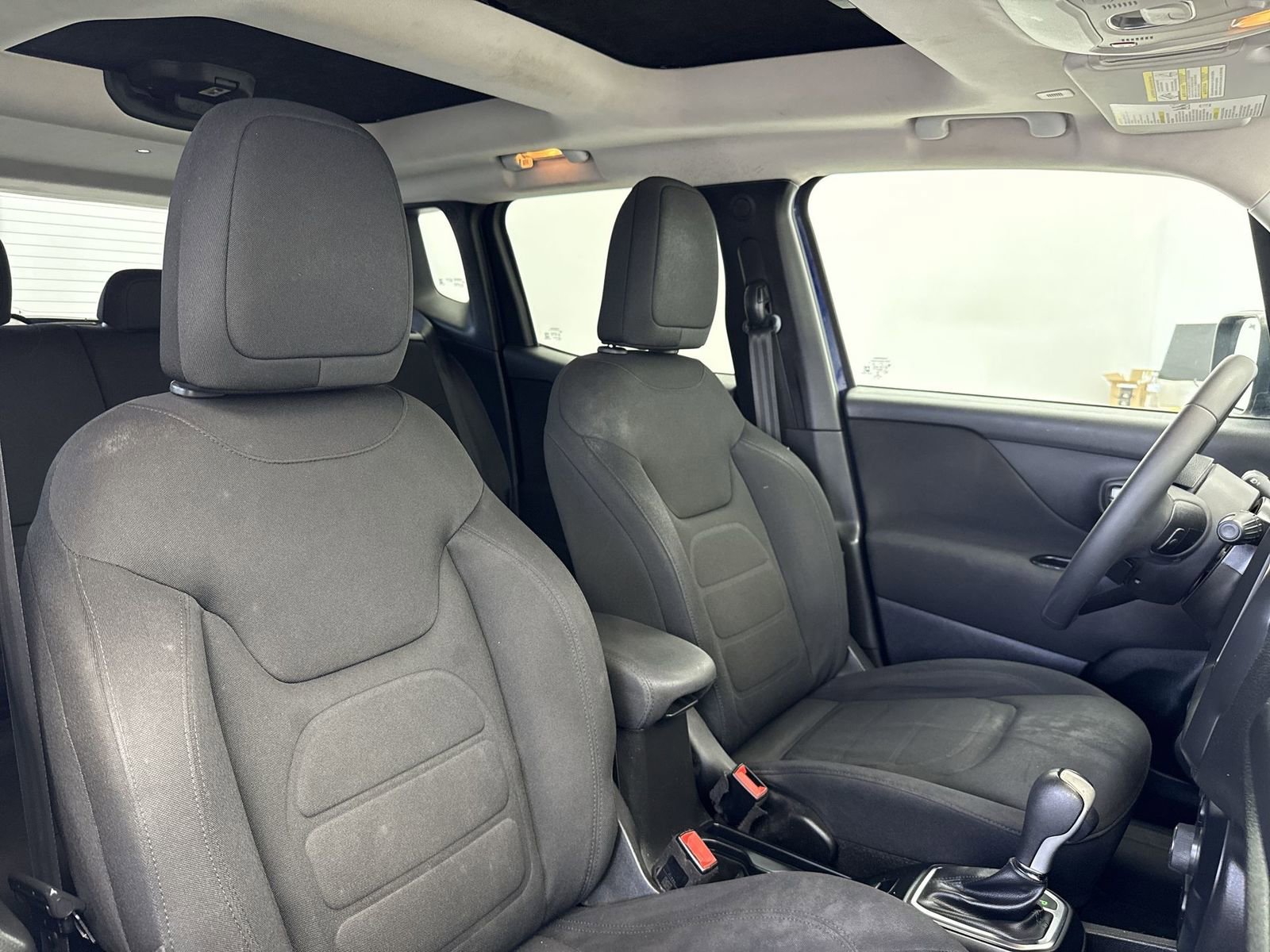 Used 2020 Jeep Renegade Latitude w/ UConnect 8.4 Nav Group image 32