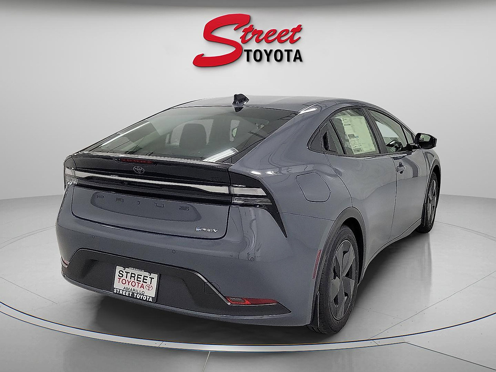 Used 2026 Toyota Prius Plug-In Hybrid image 4