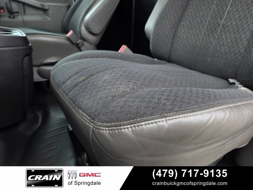 Used 2024 GMC Savana 2500 w/ Driver Convenience Package RWD image 20