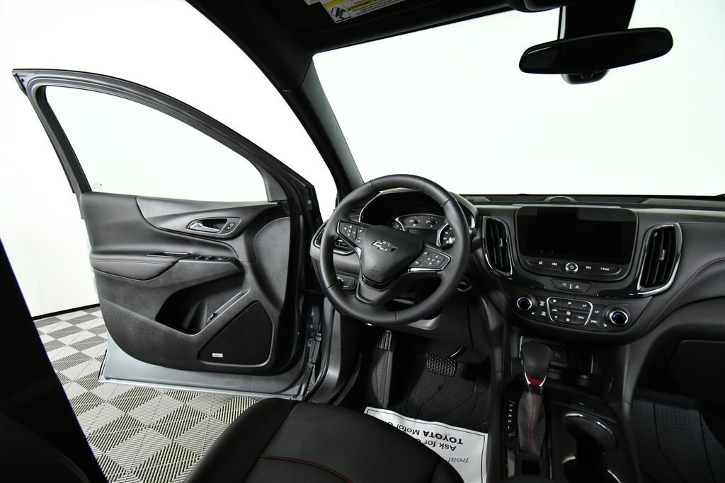 Used 2024 Chevrolet Equinox RS w/ RS Leather Package image 19