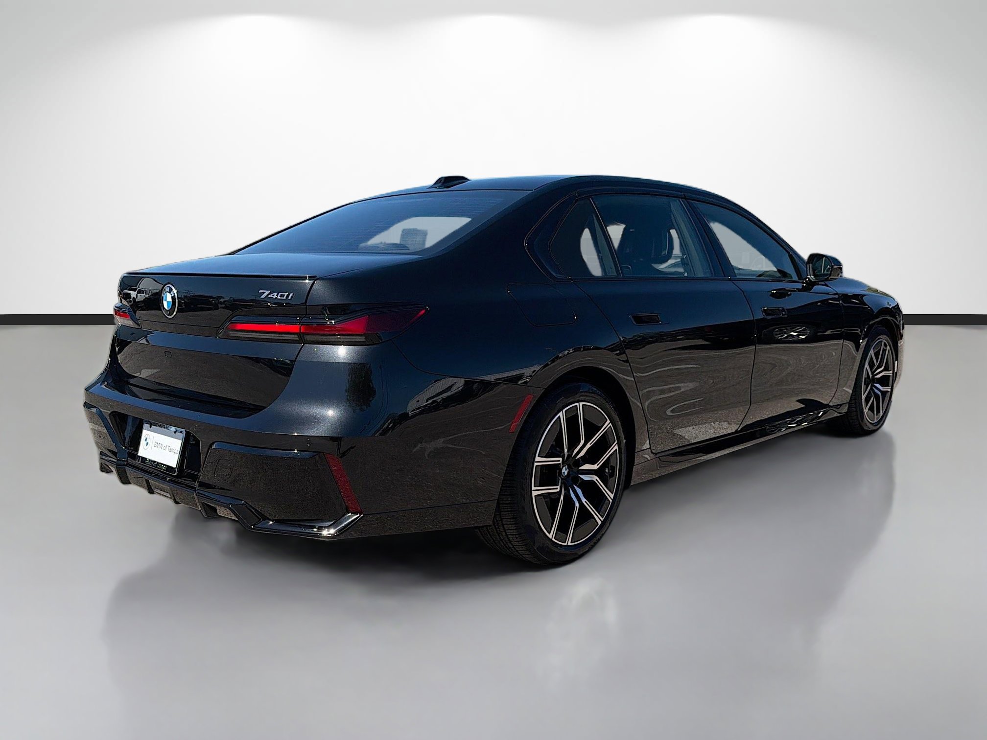 New 2026 BMW 740i xDrive w/ Premium Package image 3