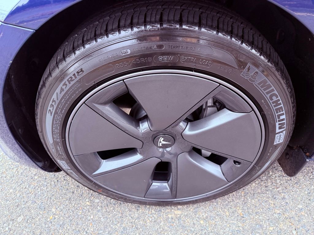 Used 2023 Tesla Model 3 Standard Range image 14