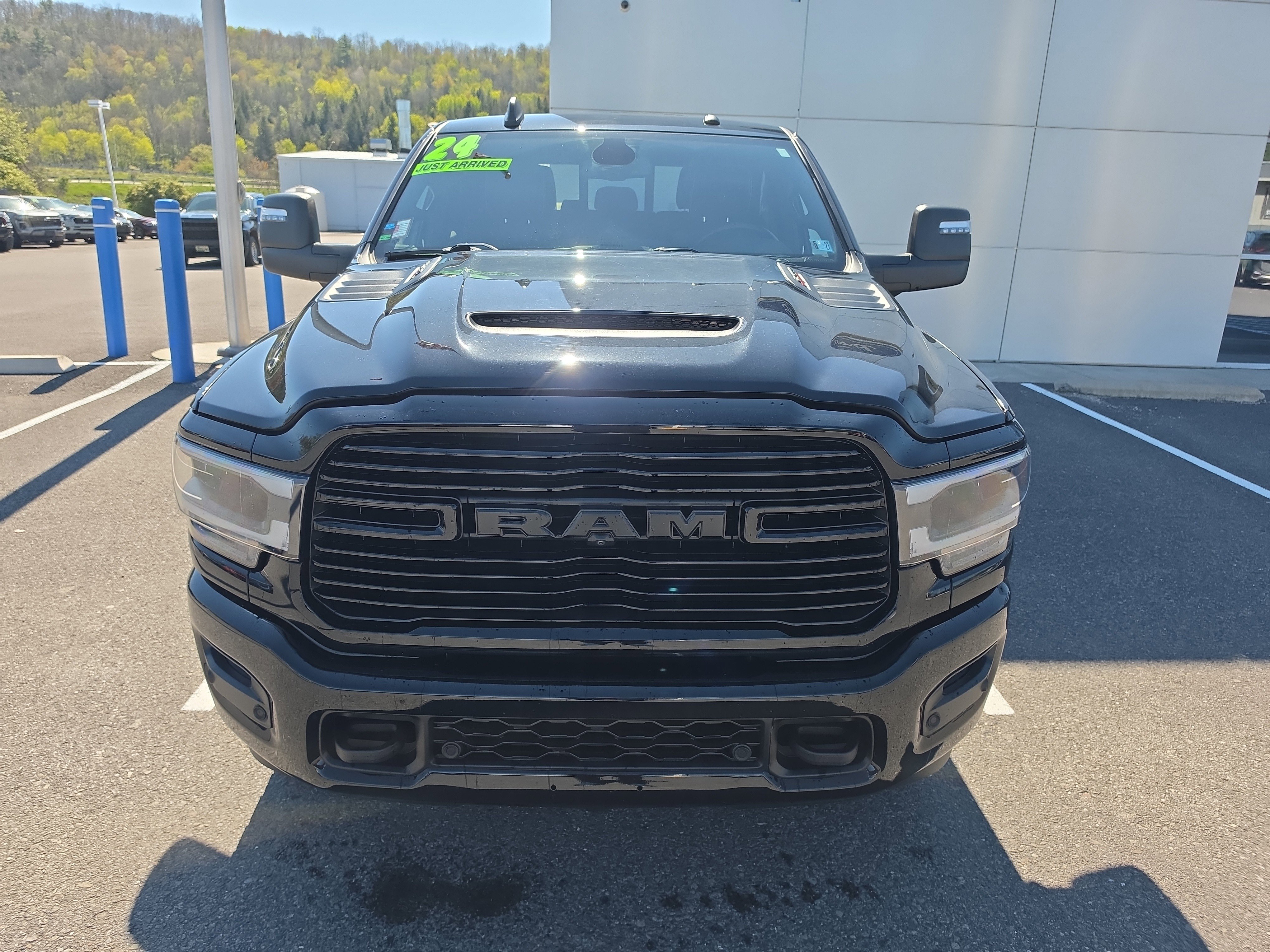 Used 2024 RAM 2500 Laramie w/ Night Edition AWD/4WD image 9