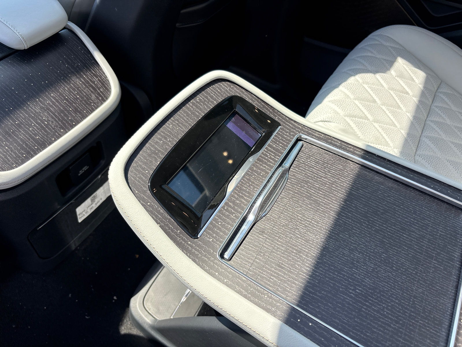 New 2026 Lincoln Navigator L Black Label AWD/4WD image 33