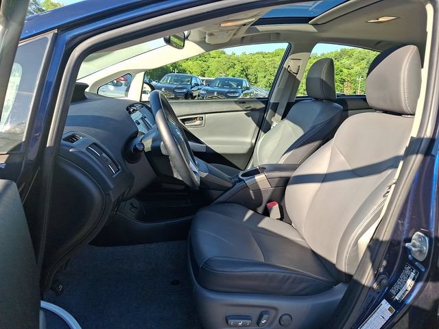 Used 2013 Toyota Prius Four w/ Deluxe Solar Roof Pkg FWD image 13