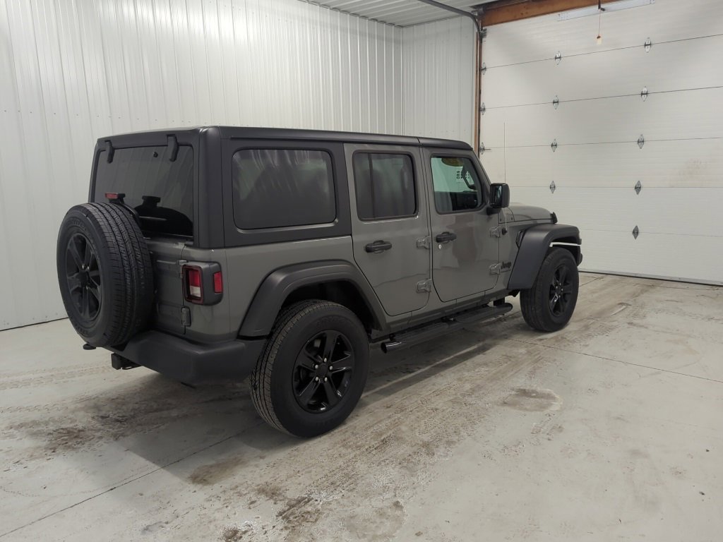 Used 2023 Jeep Wrangler Sport image 4