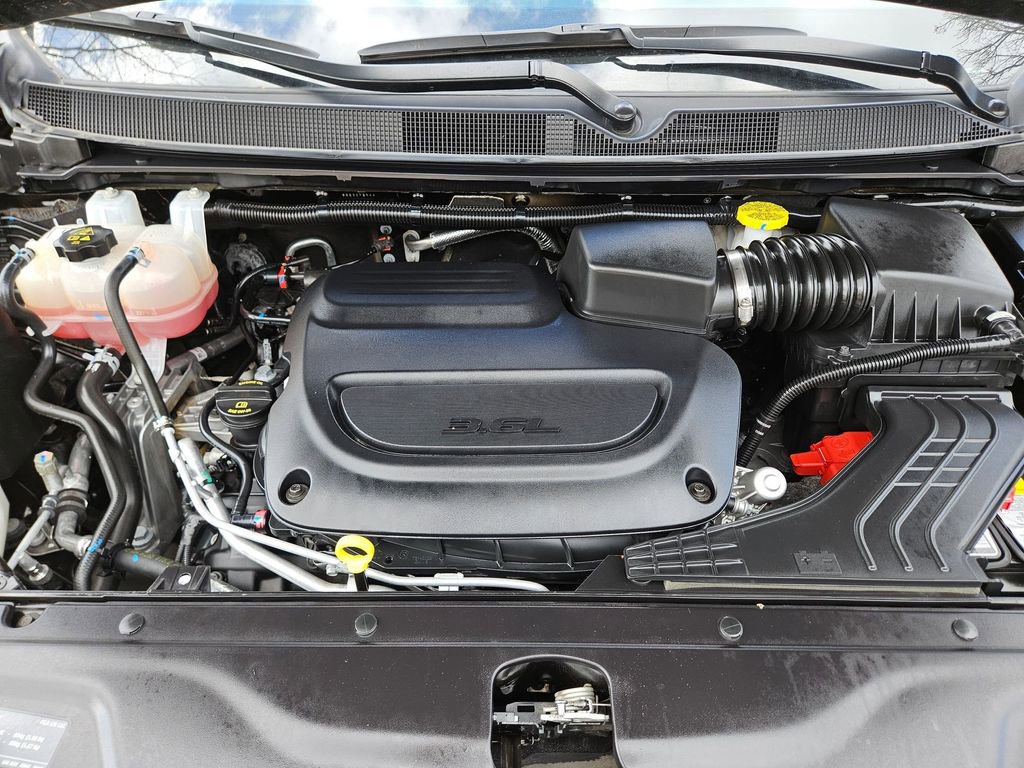 Used 2025 Chrysler Pacifica Select image 22