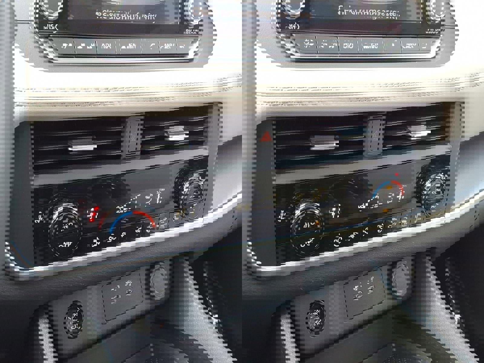 Used 2024 Nissan Rogue SV w/ SV Premium Package image 19