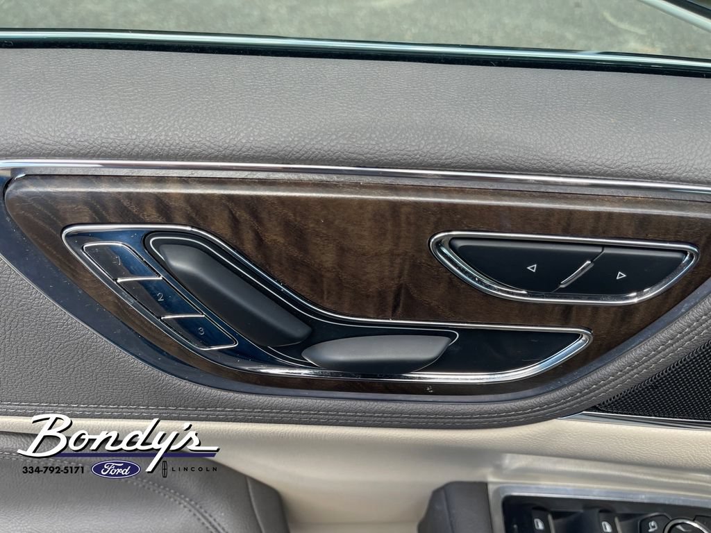 Used 2019 Lincoln Continental Select FWD image 9