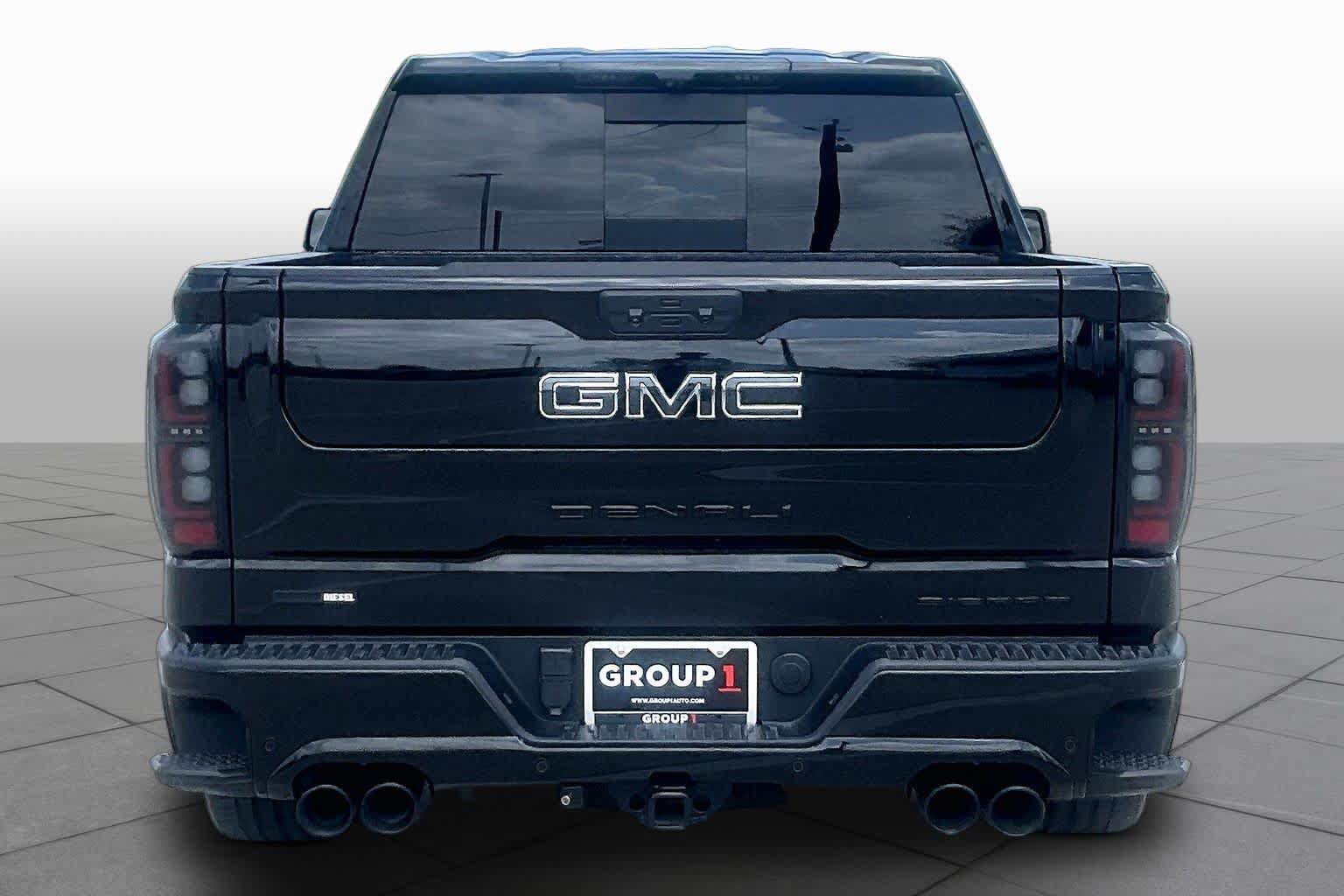 Used 2025 GMC Sierra 1500 Denali Ultimate AWD/4WD image 5