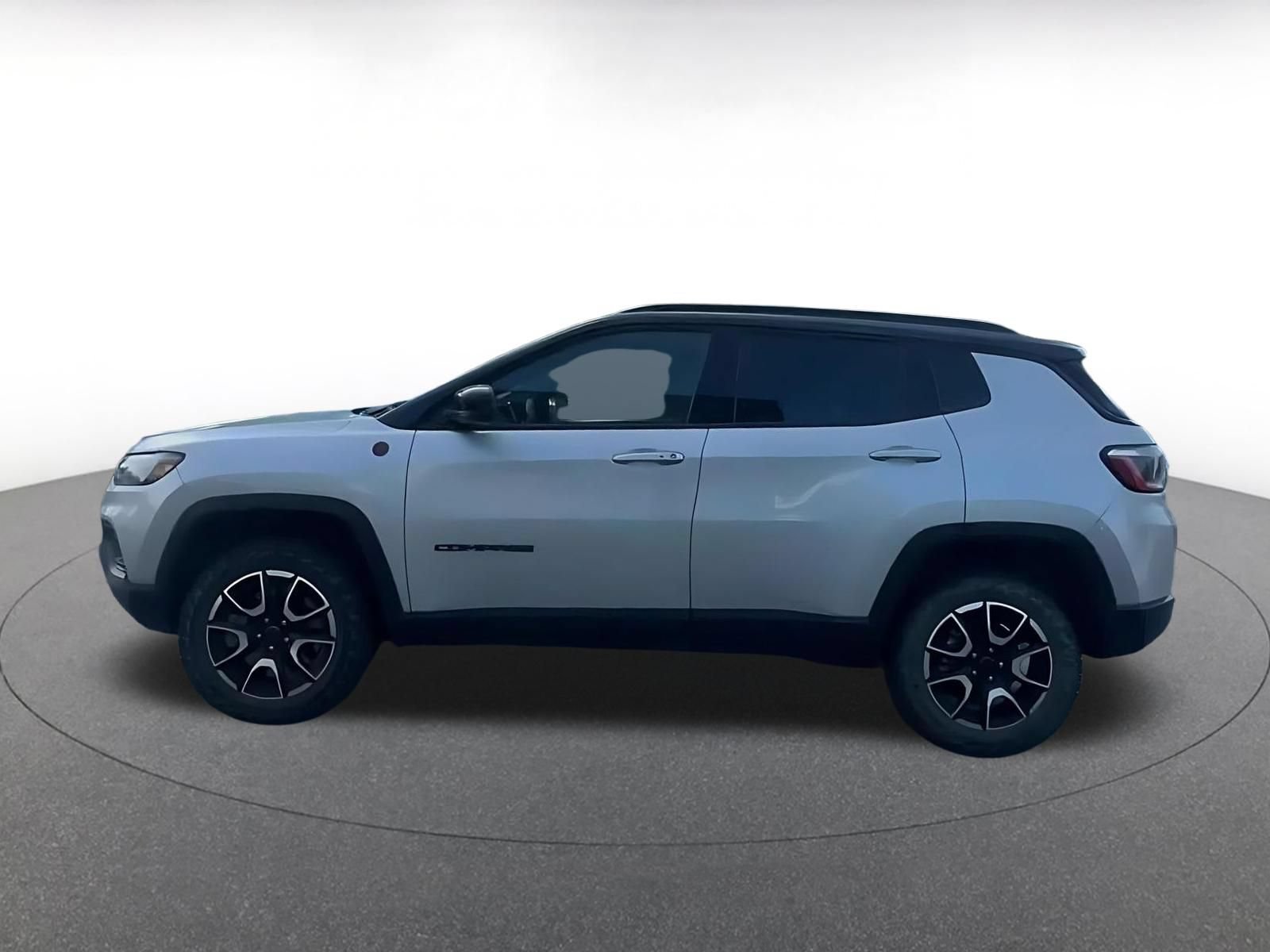 Used 2025 Jeep Compass Trailhawk AWD/4WD image 8