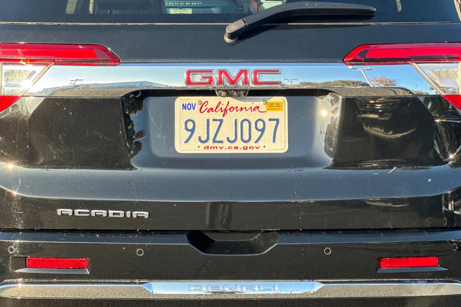 Used 2023 GMC Acadia Denali w/ Black Diamond Edition image 47