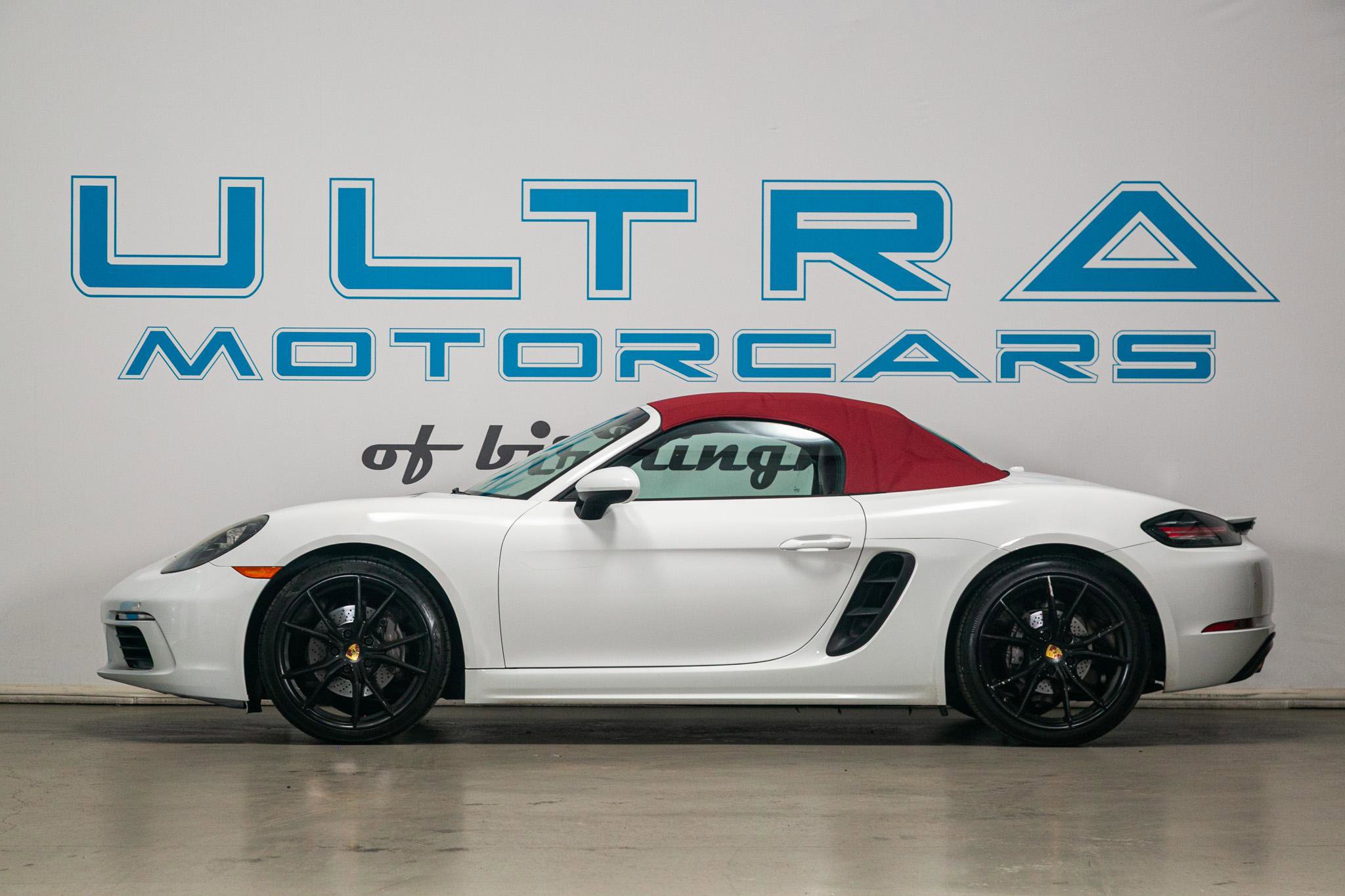 Used 2017 Porsche 718 Boxster RWD image 3
