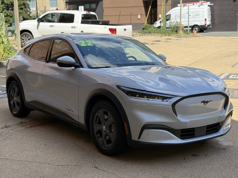 Used 2022 Ford Mustang Mach-E Select image 3