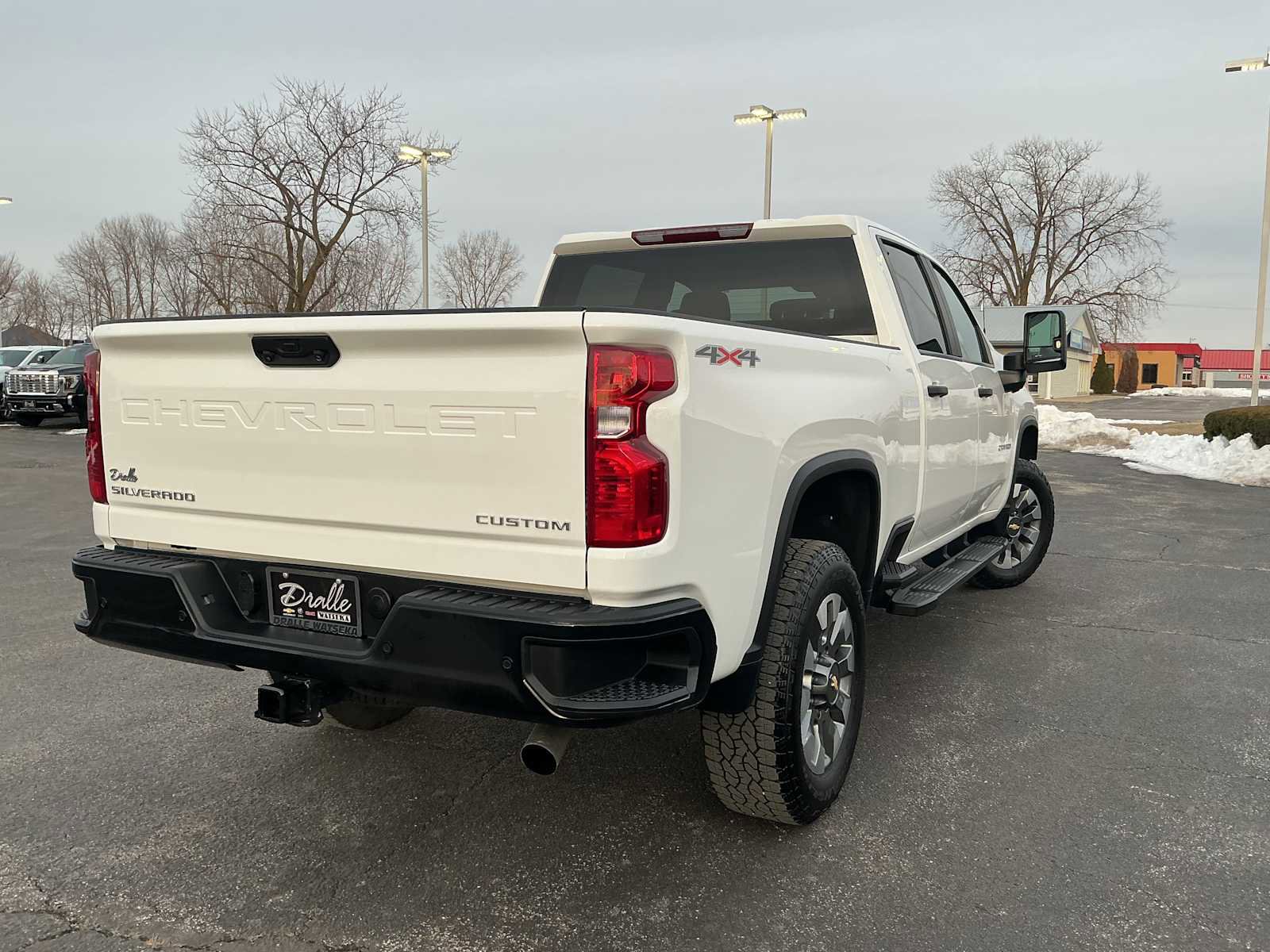 Used 2024 Chevrolet Silverado 2500 Custom w/ Custom Value Package image 4