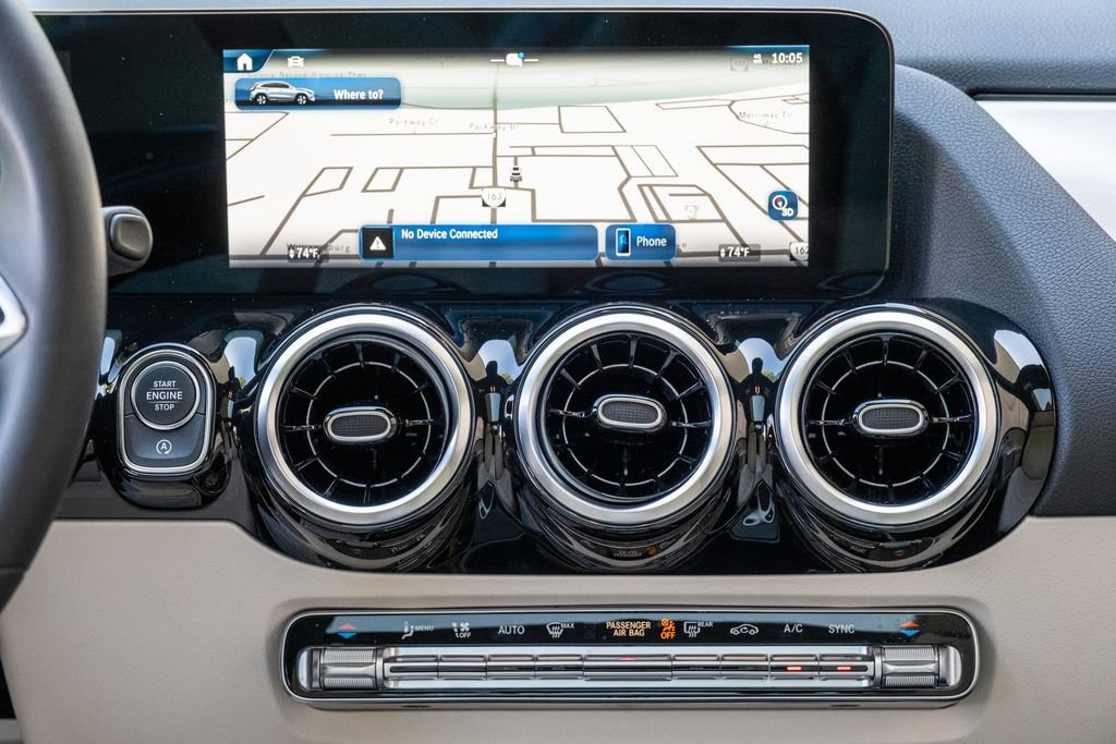 Used 2026 Mercedes-Benz GLA 250 w/ Sun & Sound Package image 18